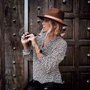 Meet your Posher, Krisztina